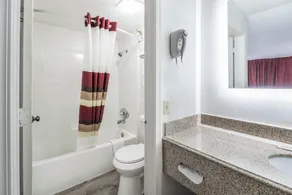 Red Roof Inn Cadiz - Bad