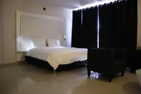 Rich Royal Suites - Camera
