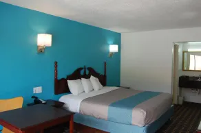 Motel 6 Byron, GA - Room