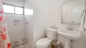 Valentina Suites by Las Flores Vacation Rentals - Badeværelse