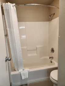 Baymont by Wyndham Davenport - Salle de bain