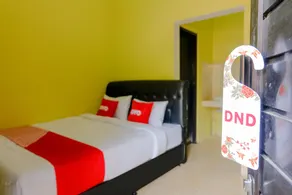 OYO 1784 Hj. Aniek Residence - Chambre
