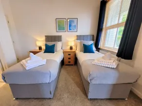 Crescent House Apartments - Zimmer