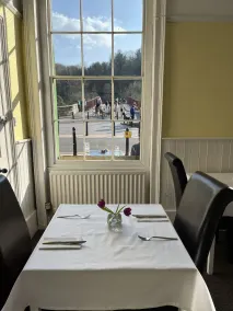 Tontine Hotel & Bar - Restaurant