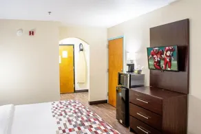 Red Roof Inn & Suites Middletown - Franklin - Room