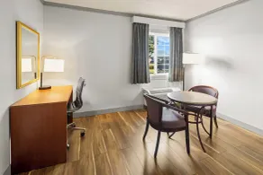 Days Inn by Wyndham Mt. Vernon - Værelse