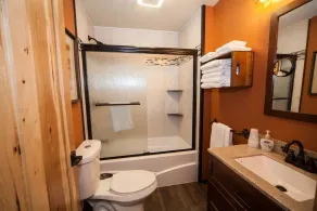 Log Cabin Lodge & Suites - Badezimmer