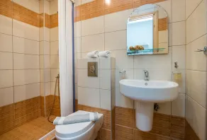Villa Oasis - Bathroom