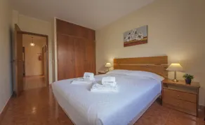 B45 - Main Avenue 2 Bed Apartment - Zimmer