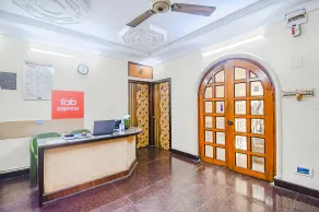 FabHotel Heritage Inn - Recepção
