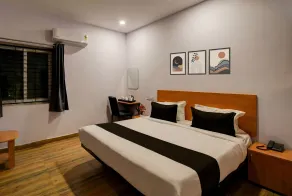 Super Townhouse Nagaram Lake Hyderabad - Room