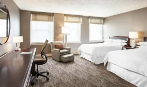 Sheraton Commander Hotel - Zimmer