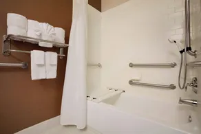 Fairfield Inn & Suites Fort Worth University Drive - Salle de bain
