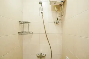 Homey And Compact 2Br Marina Ancol Apartment - Salle de bain