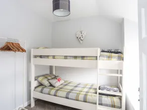 Bryn Peris - Room