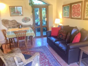 Adorable Tuscan Cottage With Beautiful Garden Just Outside Lucca, Sleeps 2 - Opholdsområde