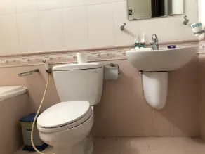 Thinh Phuong Nam Hotel - Bathroom