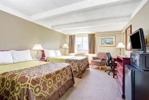 Travelodge by Wyndham Iowa City - Chambre