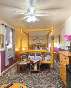 Dawson House Lodge - Zimmer