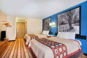 Super 8 by Wyndham Defiance - Rom