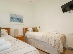 4 Valley View - Room