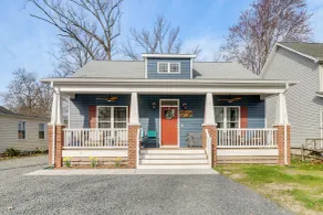 Walk to Bay: Home w/ Fenced Yard in Colonial Beach - Interiör