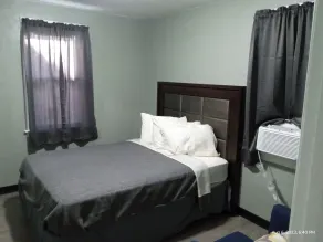 Homes-N-Courts  - Habitación