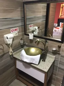 Ozcelik Hotel - Bathroom