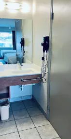 Days Inn by Wyndham Ardmore - Salle de bain