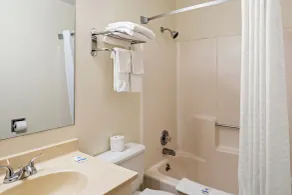 Rodeway Inn Effingham North - Salle de bain