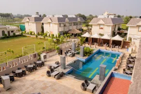 The Radiant Resort - Pool