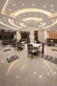 The Palm Aryan Gangtok 12 mins MG Marg - Restaurant