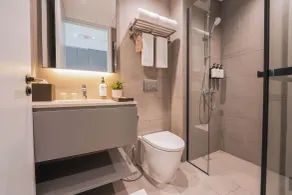Residence on Opus Bay - Balmoral Tower Hotel - Bathroom