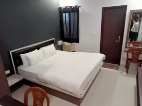 The White Canyon - Room