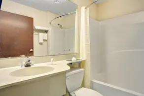 Stay Express inn and Suites Atlanta Union City - Salle de bain