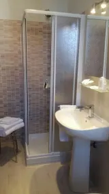 Hotel La Nuova Rotaia - Bathroom