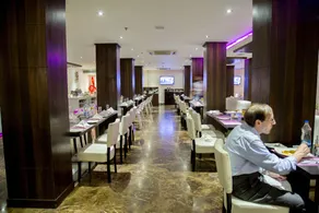 Regenta Central Harimangla - Restaurante
