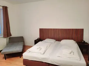 Floridsdorfer Apartment - Free Highspeed-Internet - Værelse