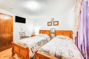 Vintage Windsor Home: Private Yard & Covered Deck - Interior