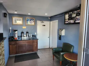 Vince's Motel Inc. - Entrée intérieure