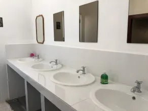 PLOY Hostel - Bathroom