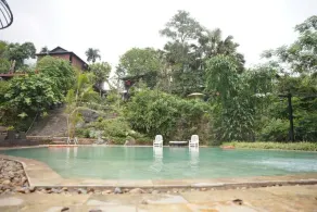 Gaia Puluong - Pool