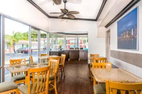 Econo Lodge Inn & Suites Florida City - Restaurant