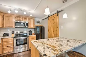 11 Mi to Denver Zoo: Lakewood Studio w/ Fire Pit! - Interior