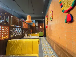 Srimad Hotel - Restaurant