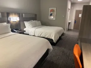 Holiday Inn Express & Suites Elyria by IHG - Room