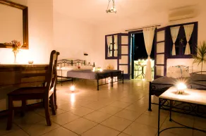 Irigeneia Hotel - Chambre