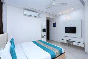 Collection O 8305 Blessings inn - Room