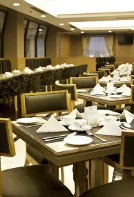 Royal Kuningan Hotel - Restaurant