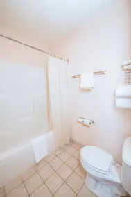 OurGuest Inn & Suites Downtown Port Clinton - Salle de bain